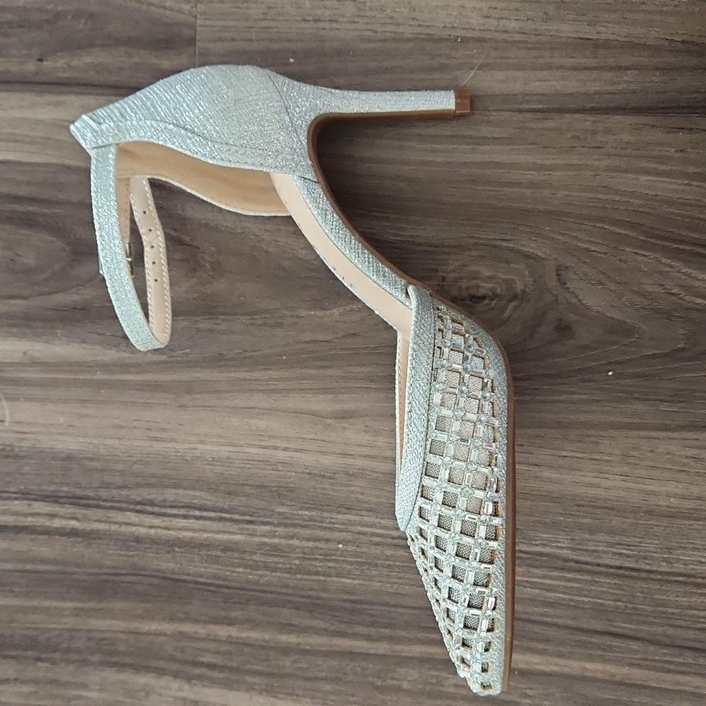 Silver Pumps - Picture 3 of 4